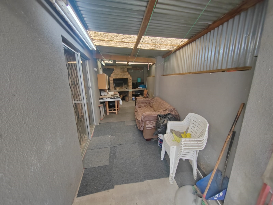 3 Bedroom Property for Sale in Perm Gardens Western Cape